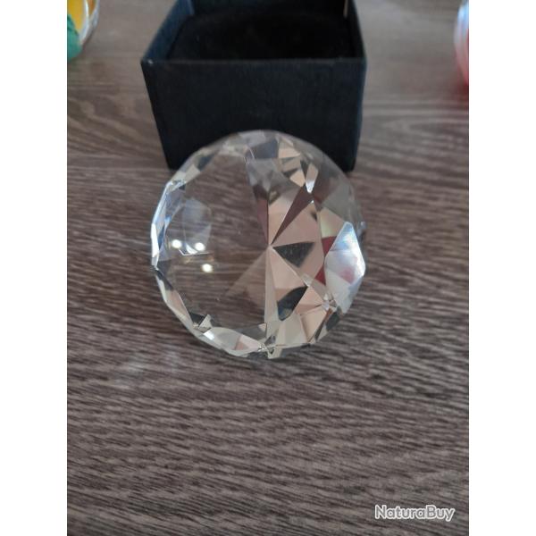 Presse papier gros diamant verre