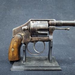 Revolver hammerless Liegeois, Cal. 8mm92 - 1� sans prix de r&eacute;serve !!