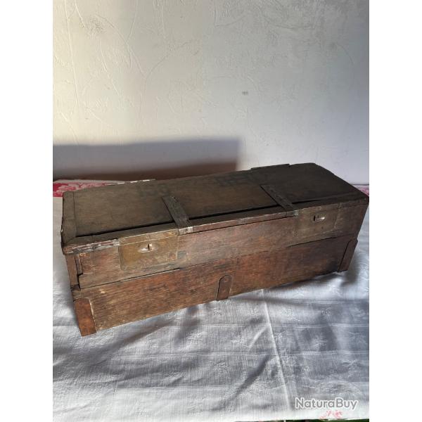 Caisse munitions bois militaire fran�aise Alexis Godillot