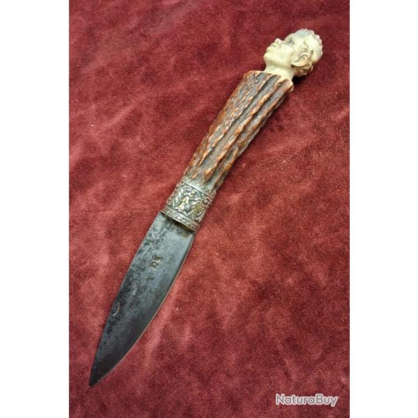 Rare couteau pliant Corse ancien XIXe.Manche sculpt�"T�te de Maure" 22cm.