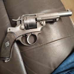 Revolver 1873 manufacture st Etienne monomatricule avec etui