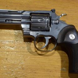 Revolver Colt Python calibre 357 magnum 4 pouces inox NEUF