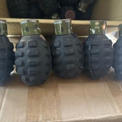 Lot Grenades airsoft &agrave; grattoirs
