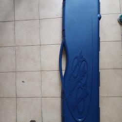VEND MALETTE POUR FUSIL AUTOMATIQUE DE MARQUE BERETTA
