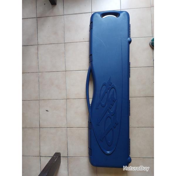 VEND MALETTE POUR FUSIL AUTOMATIQUE DE MARQUE BERETTA