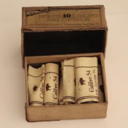 C.W. CARTRIDGE Co. SHARPS .54 CALIBER . Cartouches papier et lot de 47 balles Calibre 54
