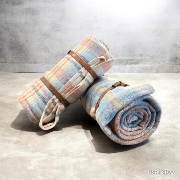 Couverture laine recycl�e motif Tartan Fraser motif � carreaux avec sangles cuir marron pique nique