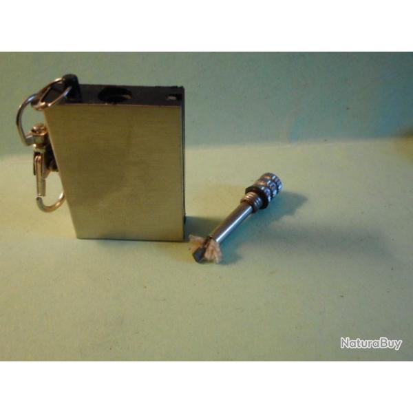 BRIQUET ESSENCE PYROGENE jamais servi  BRIQUET LIGHTER Feuerzeug ACCENDINO  ENCENDEDOR