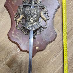 Blason bois armure et &eacute;p&eacute;e m&eacute;tal occasion decoration