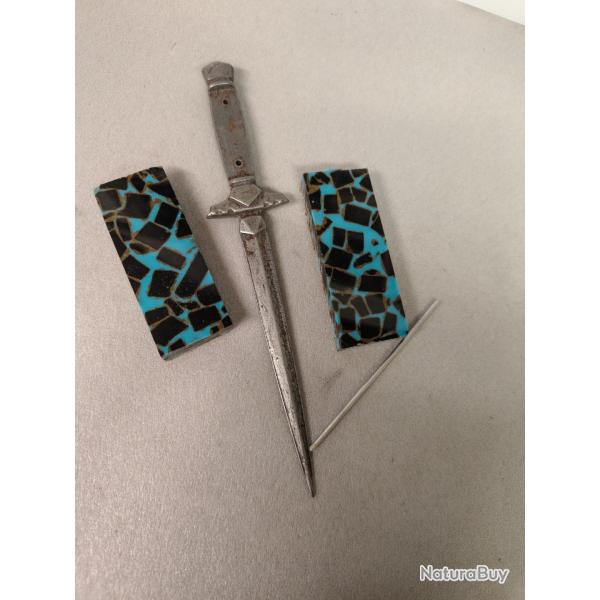 Dague de vertu �cailles de serpent