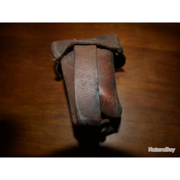 Cartouchi�re de MAUSER 98 Premi�re Guerre coup�e afin de n'avoir plus qu'un compartiment