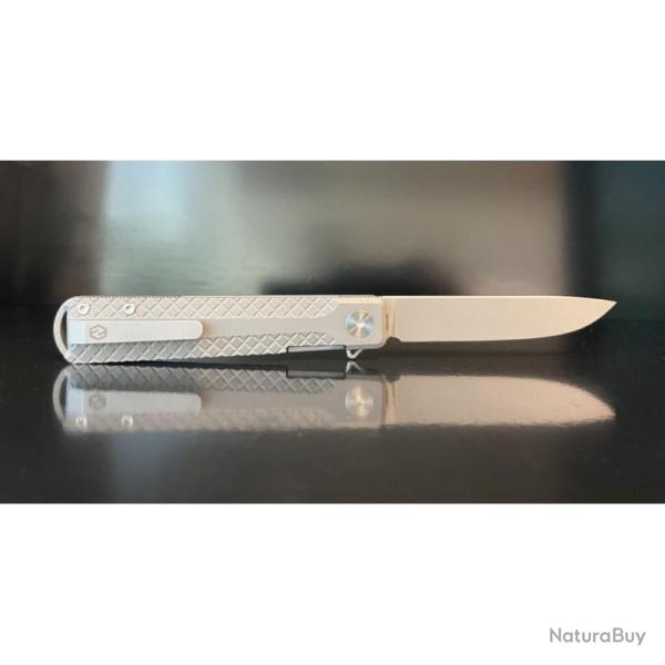 Couteau Karbon Beatnik Manche Titane Lame Acier CPM-20CV Stonewash Framelock KARB110