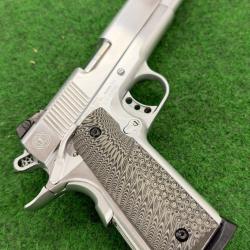 SUPERBE AMERICAN CLASSIC TROPHY 45ACP + ACCESSOIRES
