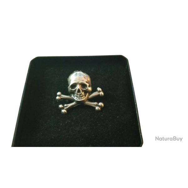 T�te de mort - Hauteur : 25 mm Largeur : 20 mm