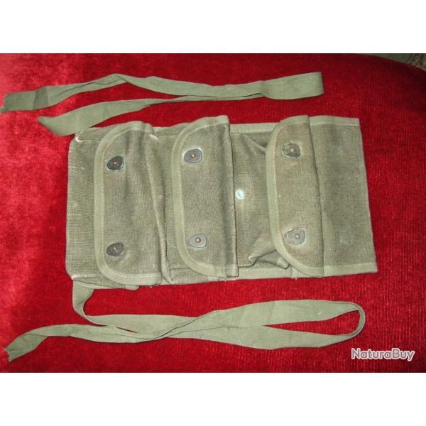 Etui toile de jambe porte-grenades de l'Arm�e Fran�aise . ( collection )