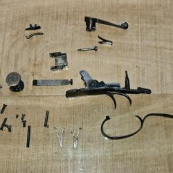 Lot de pi&egrave;ces pour fusil superpos&eacute; artisanal st&eacute;phanois, calibre 12