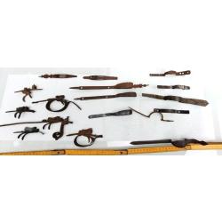 Lot de pontets Pi&egrave;ces d'armes &agrave; feu