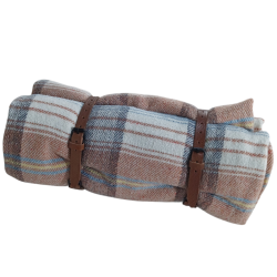 Couverture &agrave; carreaux 67 % laine avec sangles en cuir
