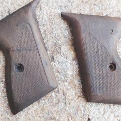 PISTOLET MAUSER HSC WW2 PAIRE DE PLAQUETTES EN NOYER