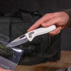 Couteau SOG One-Zero XR Lame Acier S35VN Manche Aluminium Blanc XR Lock SOG12730557