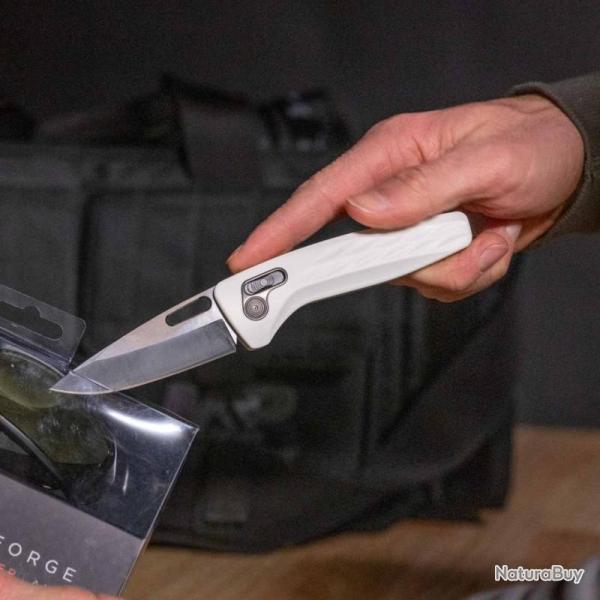 Couteau SOG One-Zero XR Lame Acier S35VN Manche Aluminium Blanc XR Lock SOG12730557