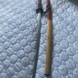 Katana japonais de d&eacute;coration / collection avec fourreau en bois