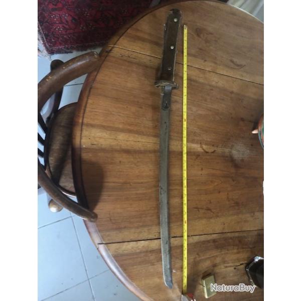 Sabre asiatique sur base de lame japonaise de prise ww 2