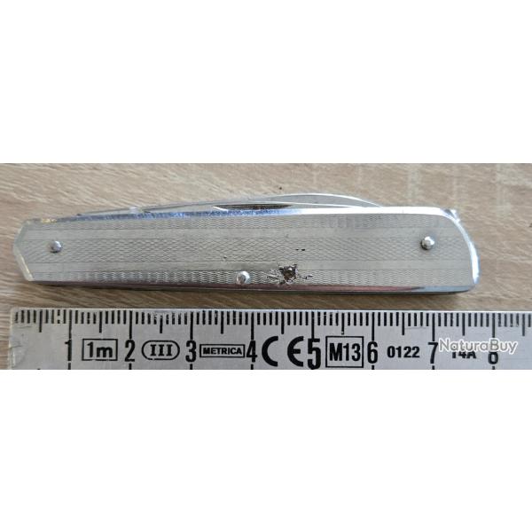 Couteau ou canif manucure