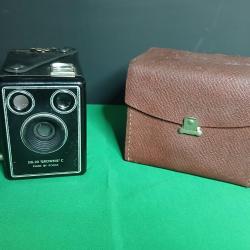 Appareil photo vintage Kodak Six-20 Brownie C des ann&eacute;es 1950