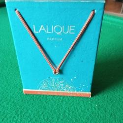 Flacon parfum Lalique France mod&egrave;le ch&egrave;vrefeuille