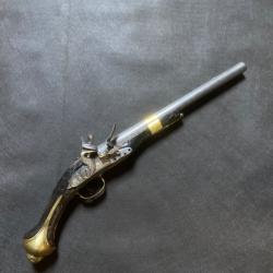 PISTOLET &Agrave; SILEX OTTOMAN / BALKANIQUE AFRIQUE DU NORD XIXe INCRUSTATIONS & LAITON GRAV&Eacute; - PI&Egrave;CE RARE