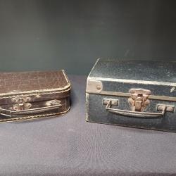 paire de Valisettes vintage en carton bouilli, ann&eacute;es 1930-1950.