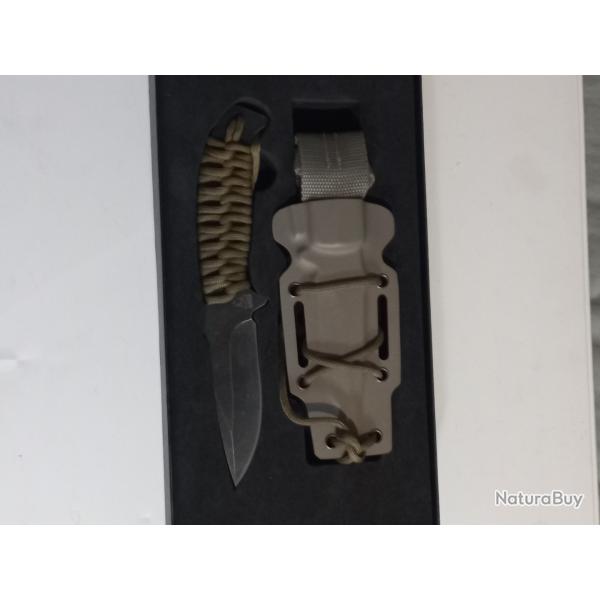 couteau tactique