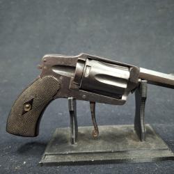 Revolver velodog hammerless, Cal. 6mm velodog - 1� sans prix de r&eacute;serve !!