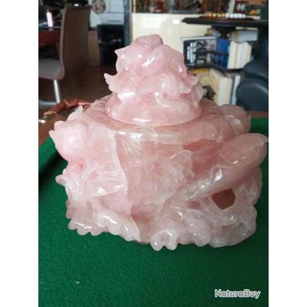 Vase/ Pot couvert en quartz rose