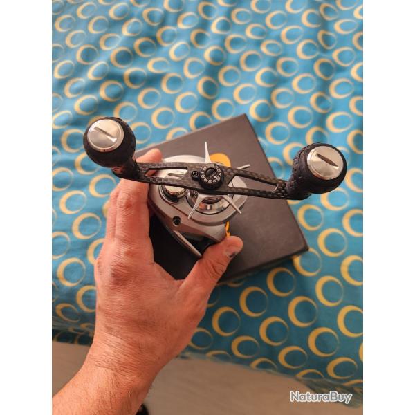 Vend moulinet casting savage gear sg10 en taille 300 ratio 5.6
