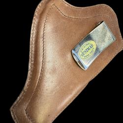 holster  cuir vintage NEUF DE STOCK. pour revolver 2/3 pouces.   ann&eacute;e 60/80