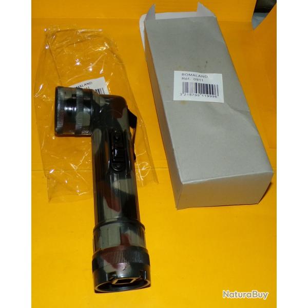 LAMPE COUDEE CAMOUFLEE DE TYPE TL-122 ARMEE FRANCAISE , FABRICATION BOMALAND, FONCTIONNE AVEC 2 PILE