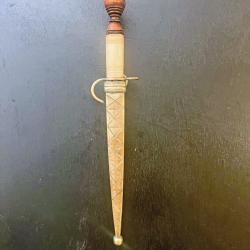 ANCIEN COUTEAU CEREMONIAL TOUAREG, DEBUT DU XX&deg;, REGION PROCHE MANDINGUE, SENEGAL