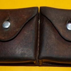 ARMEE SUISSE:ETUI EN CUIR A DEUX POCHETTES EN CUIR DE L'ARMEE SUISSE,DATE 1941 WWII  , FABRICANT DAN