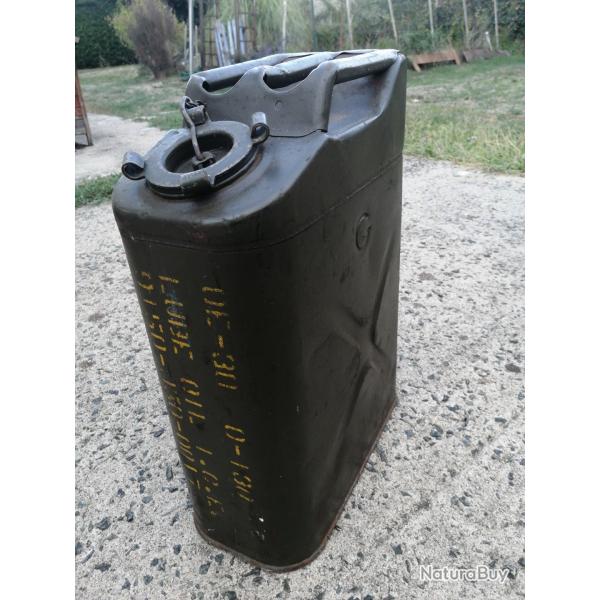 Superbe jerrycan � essence US