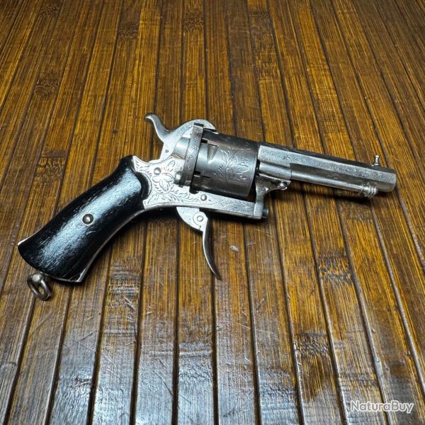 TR�S BEAU REVOLVER GRAV� MOD�LE LUXE BROCHE 7 mm CROSSE EN �B�NE