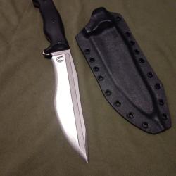Couteau de combat  lame de 6mm , jamais utilis&eacute;