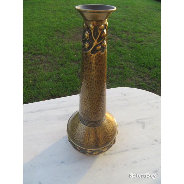 Jugendstil Allemand - Grand vase en laiton martel� de WALTER SCHERF, mod�le Osiris H 52cm(Vers 1900)