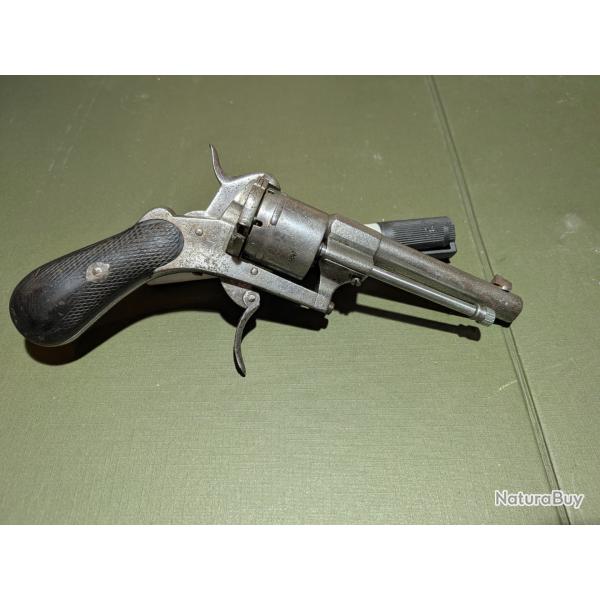 Revolver type lefaucheux 7mm � cartouches � broches crosse arrondie noire