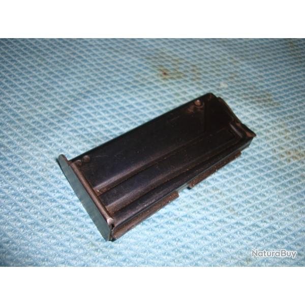 RARE MAGASIN POUR LA CARBINE A POMPE EN 22 LR