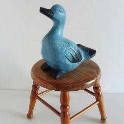 Canard surTabouret en bois