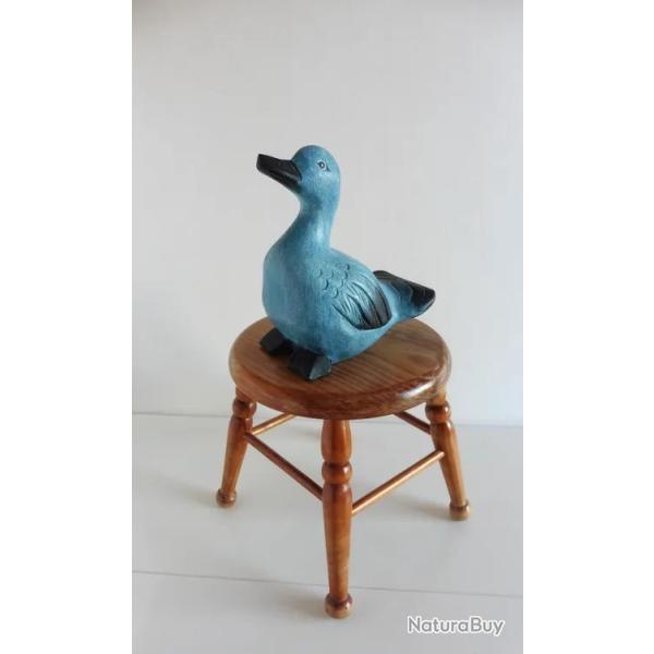 Canard surTabouret en bois