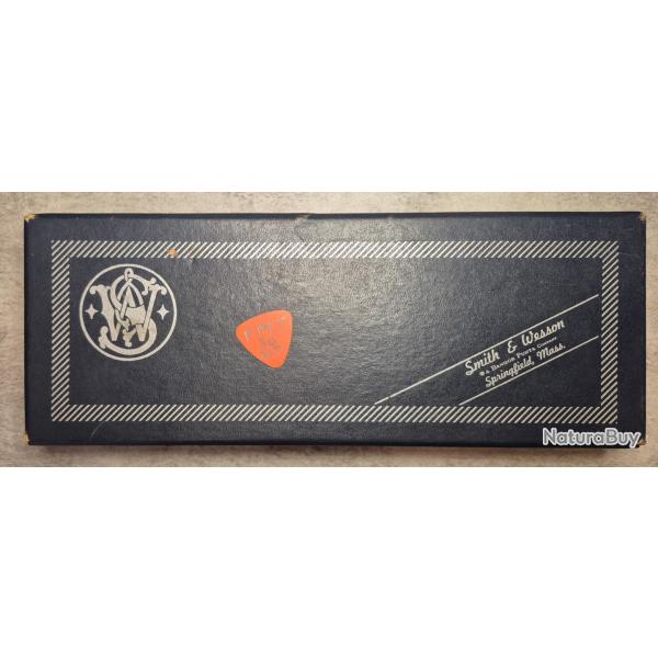 Ancienne bo�te carton pour revolver Smith & Wesson mod 14
