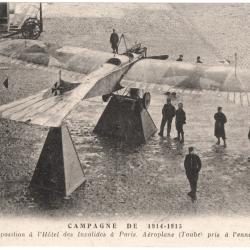 CPA CAMPAGNE DE 1914-1915 - EXPOSITION &Agrave; L'H&Ocirc;TEL DES INVALIDES - A&Eacute;ROPLANE (TAUBE) - 1915